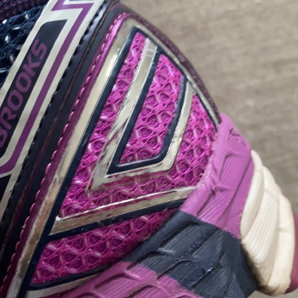 Brooks Adrenaline GTS 15 running shoe/sneaker Size 9. - Picture 10 of 10